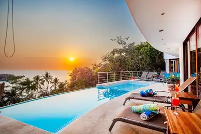 Image de Paradise over the Pacific, private chef and staff, pool