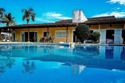 Spectacular house with swimming pool 5 minutes walk from the beach.