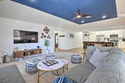 Image de Riverfront Seguin Home w/ Dock: 3 Mi to Dtwn!
