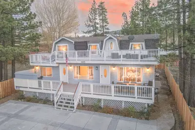 Image de Luxe - Alpine Villa with Lake View and Walking to Village - Big Bear