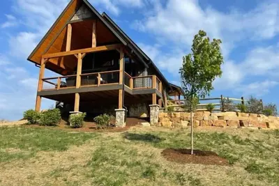 Image de Soaring Hawk Lodge at Eagles Nest - pet run, big views, two suites