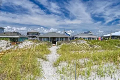 Image de Oceanfront Beach House - Two Kitchens - Pets Allowed