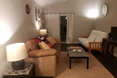 Image de Walkable to Dt Athens with pool! *Pet Friendly! *