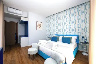 Image de Shabby Chic sea view apartment