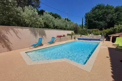 Image de Maison au calme avec jardin et piscine