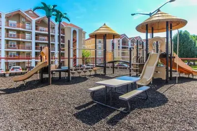 Image de Fancy & Fun! Pool! 3/3 Sleeps 12! 2 Full Kitchens!