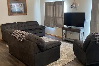 Image de Brand New Duplex Across the road from Devils Lake w\/lake access