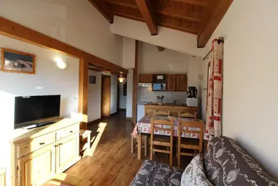 Image de 200m du centre station, 3ème étage, vue dégagée, balcon, télévision, casier à ski, 50m², Aussois