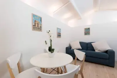 Image de Villa Poncelet - Suite Angel, 1 Bdr 4 people, Champs Elysées, A\/C, Prime Loc