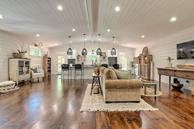 Image de Stylish Mountain Escape by Chatuge Home Concierge<br>private, firepit