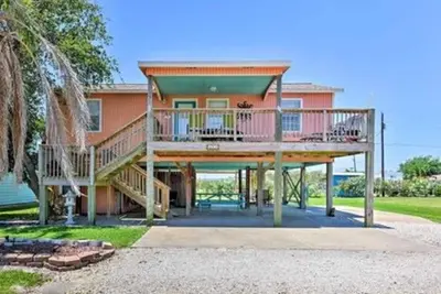 Image de \"Reel Catch\" 5 minutes from Beach & Fishing Center!