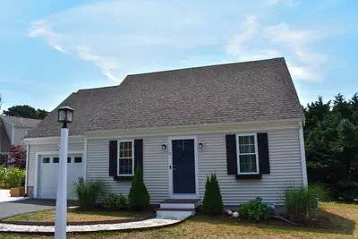 Image de 3 bedroom, 2 bath home. Walk to the bike trail!