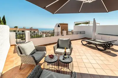 Image de Shr015 Beautiful home with terrace and view