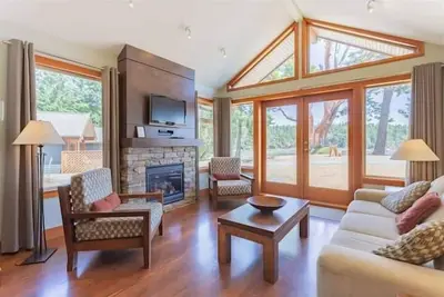 Image de Waterfront Cottage - Mayne Island Resort