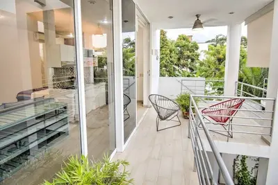Image de Golden Zone Hideaway: 2min to Beach w Pool & Patio