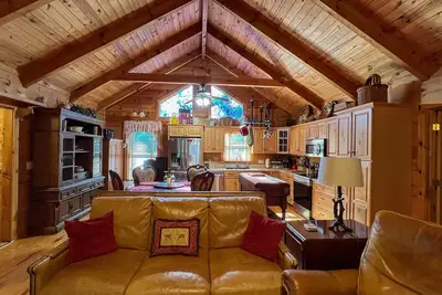 Image de Sparkleberry Cabin
