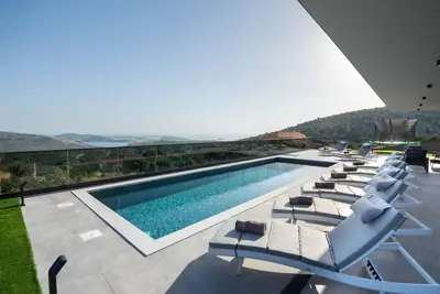 Image de Superbe maison à Jarebinjak avec WiFi