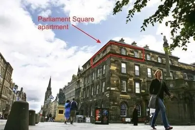 Image de Fantastic corner 2 bedroom property with astounding views of the famous historic Royal Mile.