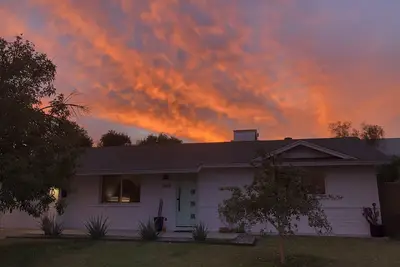 Modern Tempe home close to Asu - Perfect last minute Super Bowl rental