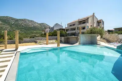 Image de Superbe maison de 2 chambres Ă Cavtat