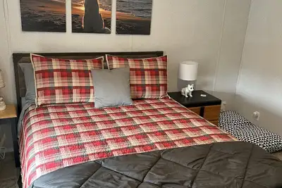 Image de \"Woof\"  Lodge  minutes from the Beach and Redwoods