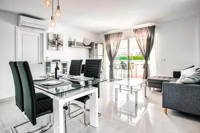 Image de Appartement confortable de 2 chambres à.