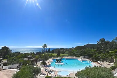 Image de Agréable appartement pour 4 personnes avec piscine, Wifi, Tv, terrasse et parking