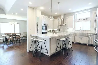 Image de Renovated 5 Bedroom, 3. 5 Bath Private Home Fully-furnished near Mda Tmc Galleria