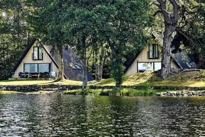 Image de Stunning Waterfront Lodge