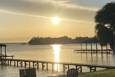 Image de Newly Renovated Lake June home with spectacular sunsets, dock  and private beach
