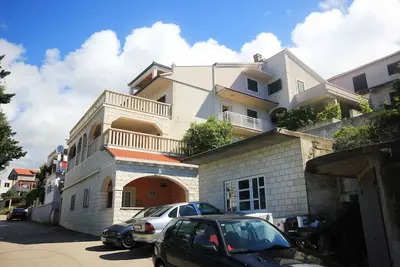 Image de Appartement de deux chambres avec la terrasse et la vue sur le mer Zavalatica, Korcula (A-9690-c)