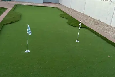 full size house with mini golf  good for have a nice relax days