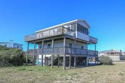 Image de ☀️Cozy 4 Br cottage w/Ocean Views and Dog Friendly☀️
