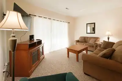 Image de Pool | WiFi | Lake Front| Sleeps 8 | Mm 13 (313ab)