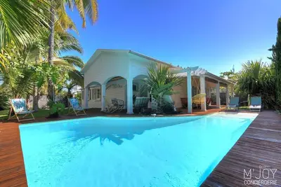 Image de -- Villa Melia --