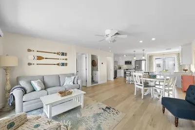 Image de Popular Merrimac condo with great location