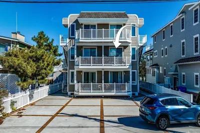 Image de Large condo in Excellent location