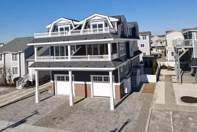 Image de Awesome home in Avalon with 5 Bedrooms, Heated swimming pool and WiFi