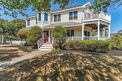 Image de Lovely home 2 short blocks to beach and inlet