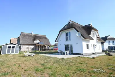 Image de Charming vacation home \"Anni\" in the south of the island of Rügen