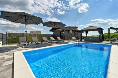 Image de Superbe maison Ă Jalsje avec sauna