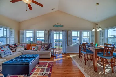 Image de North Topsail Beach Rental- Water Views - Elevator - Dogs Allowed w added fee