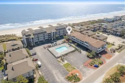 Image de Mermaid Manor at Ocean Isle Beach, Ocean front complex with Pool and easy access