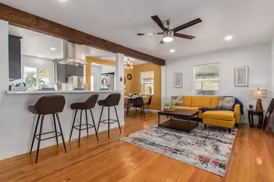 Coronado Cool, Banner Close, Classic Vibes Sleeps 6