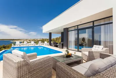 Image de Luxury  Villa   Adrian