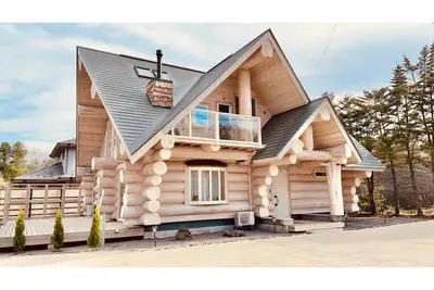 Image de Opened in May 2021Yellow cedar Canadian loghouse / Kitasaku-gun Nagano