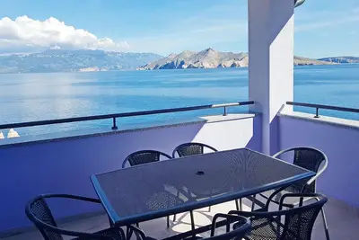 Image de Appartement de vacances Baška pour 1 - 6 personnes avec 2 chambres à coucher - Appartement de vacanc