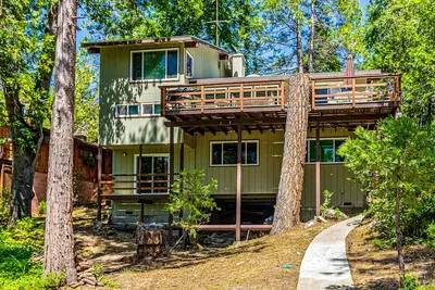 Image de Relaxing lakefront Getaway w/private dock, deck, washer/dryer