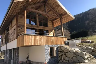 Image de chalet à la montagne.