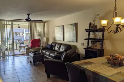 Image de Relaxing Old Town Scottsdale 2 Bed/2 Bath Condo. Large southern exposure balcony